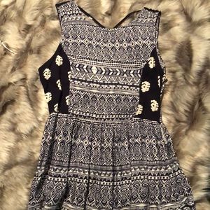 Flattering patterned dress!
